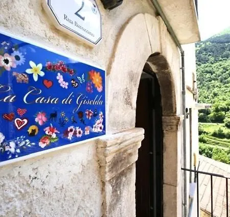 La Casa Di Giselda Dom wakacyjny Pettorano sul Gizio
